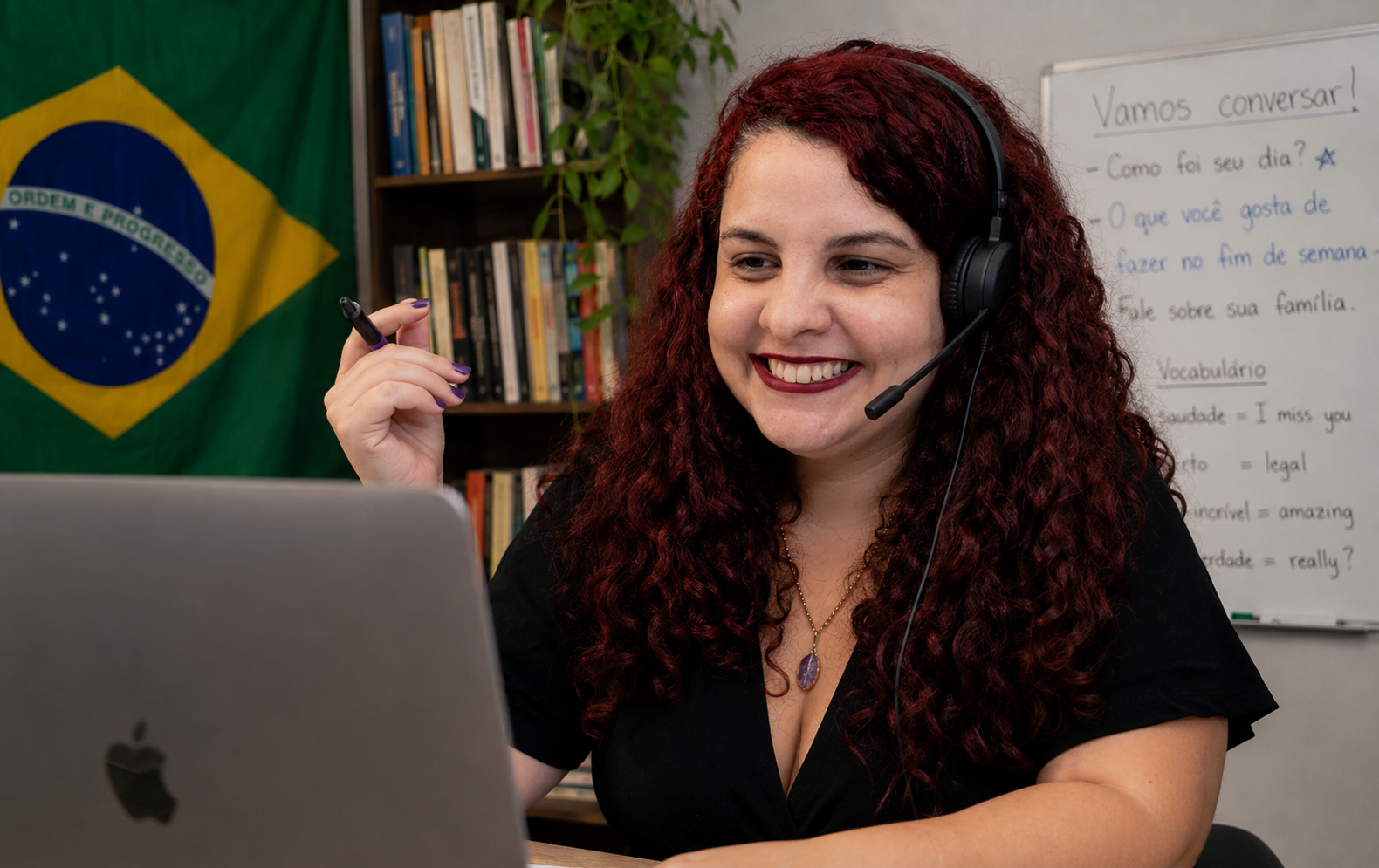 Camila Meireles teaching a live online Brazilian Portuguese lesson